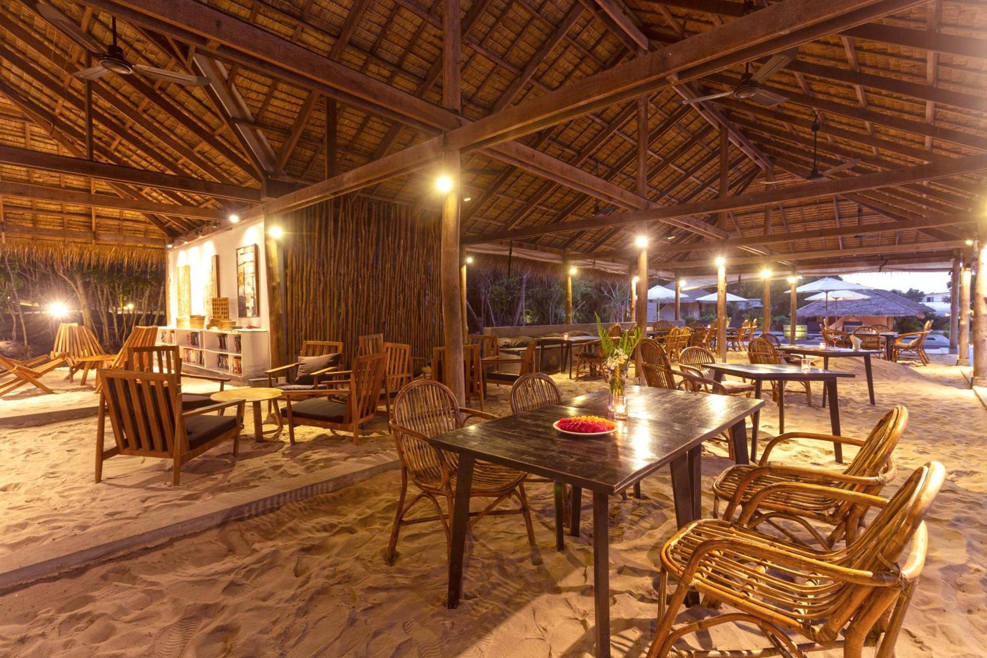 Tamu Koh Rong Hotel Pagoda Beach Exterior photo
