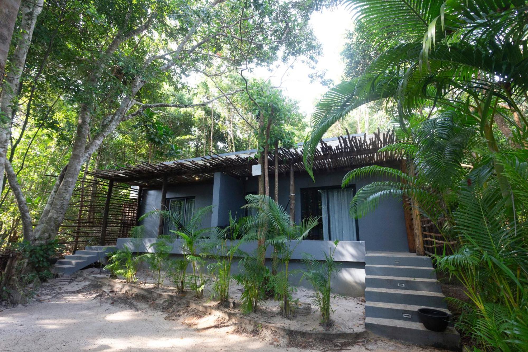 Tamu Koh Rong Hotel Pagoda Beach Exterior photo
